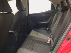 Toyota Yaris 1.5 120H Active Plus  - Foto 12