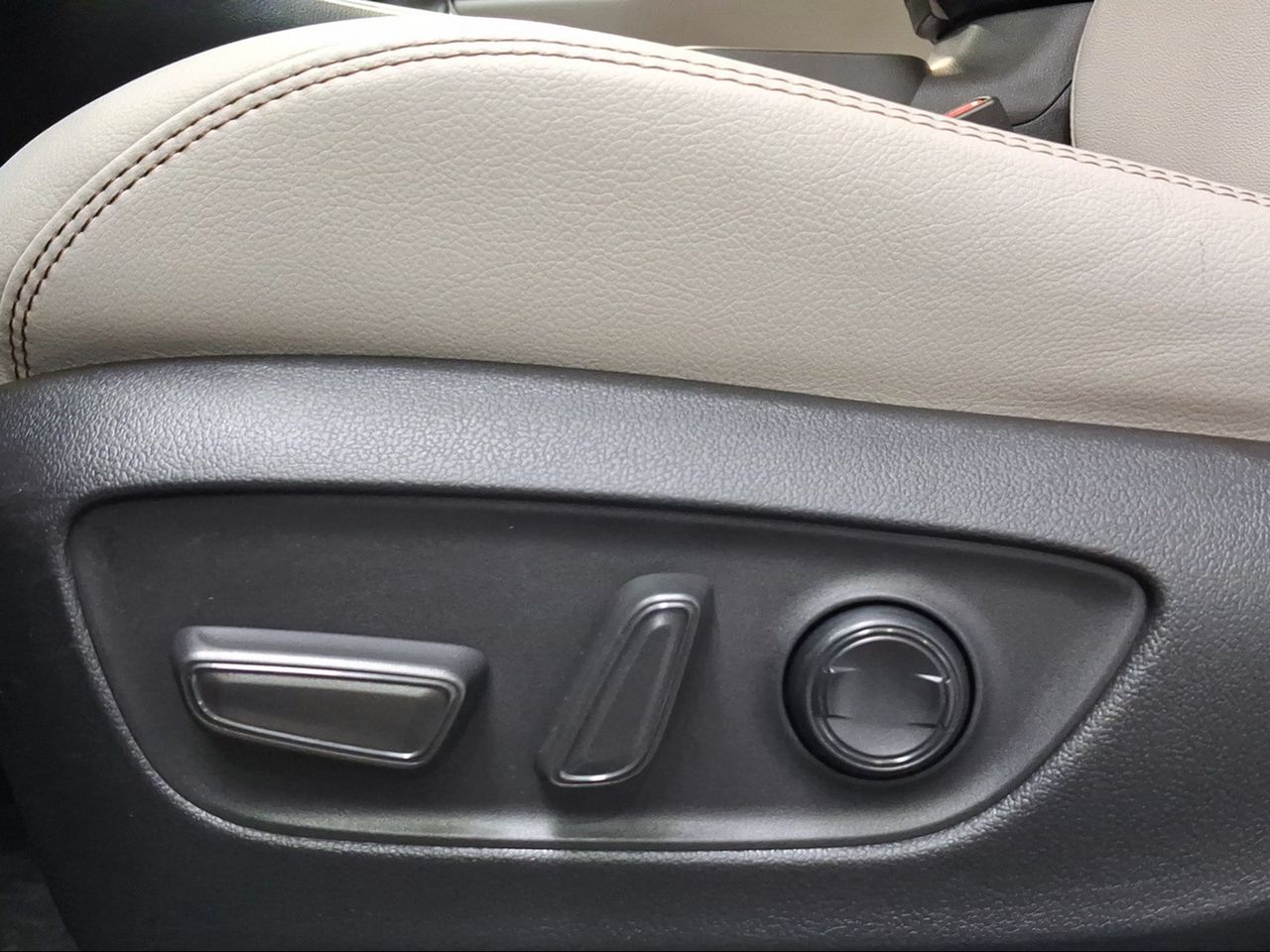 Toyota Rav4 220H e-CVT 4x4 Luxury  - Foto 26