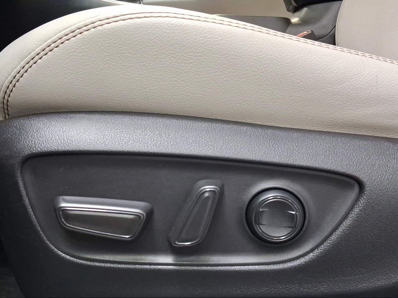 Toyota Rav4 220H e-CVT 4x4 Luxury  - Foto 23