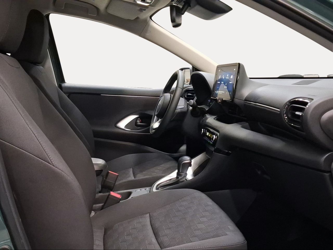 Toyota Yaris 1.5 120H Active Plus  - Foto 7