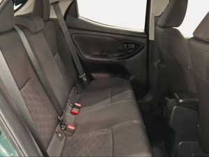 Toyota Yaris 1.5 120H Active Plus  - Foto 8