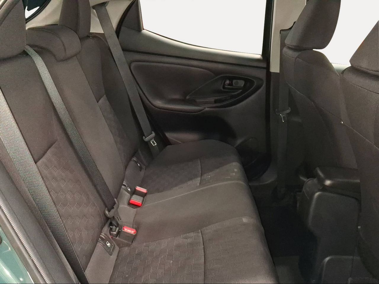 Toyota Yaris 1.5 120H Active Plus  - Foto 8