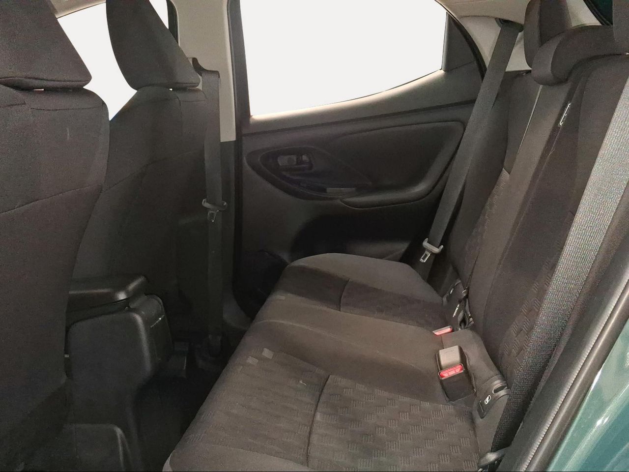 Toyota Yaris 1.5 120H Active Plus  - Foto 12