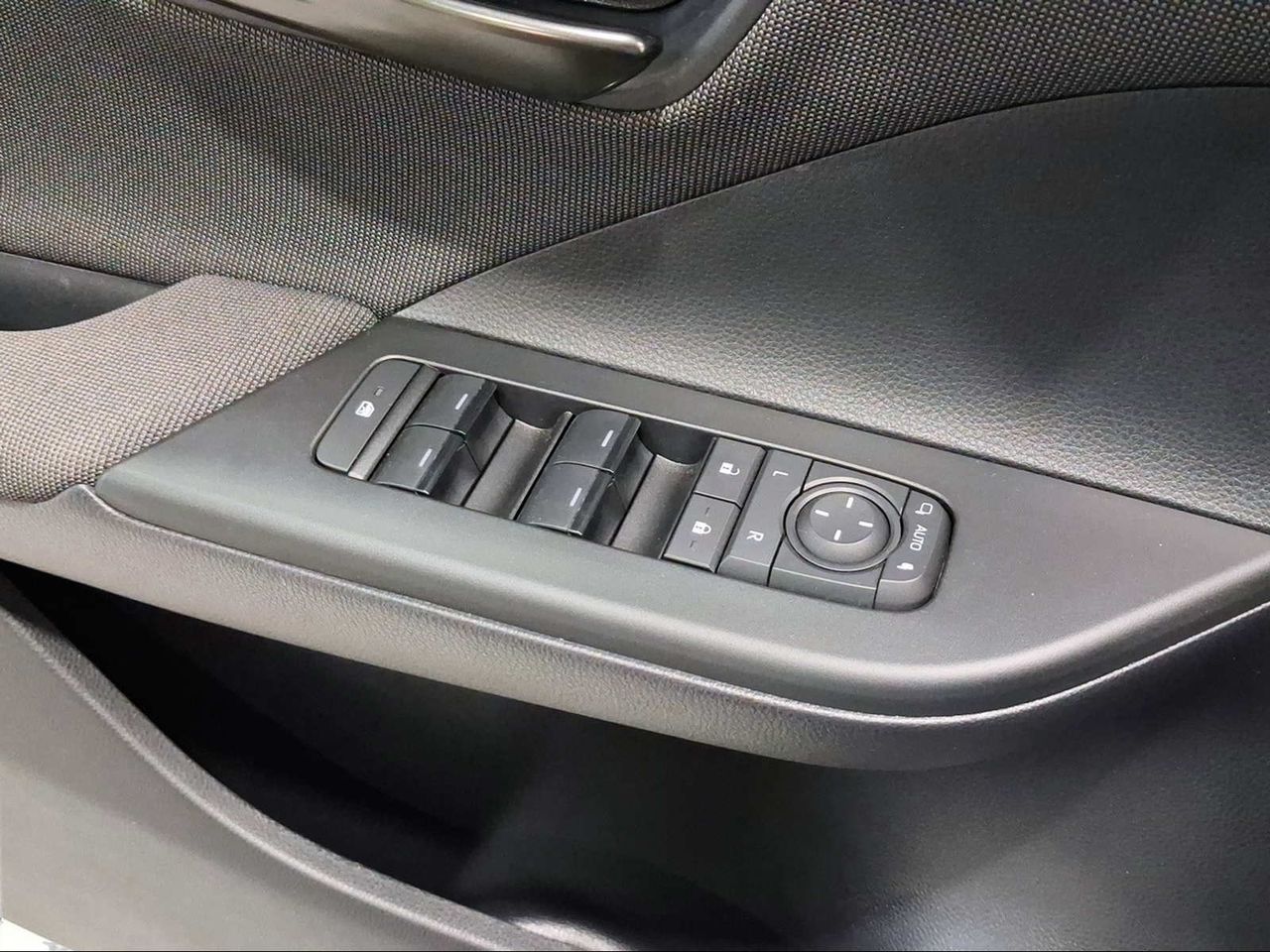 Toyota C-HR 2.0 220PH Advance  - Foto 22