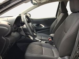 Toyota Yaris 1.5 120H Active Plus  - Foto 13