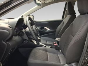 Toyota Yaris 1.5 120H Active Plus  - Foto 13