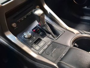 Lexus NX 2.5 300h Business Navigation 2WD  - Foto 17
