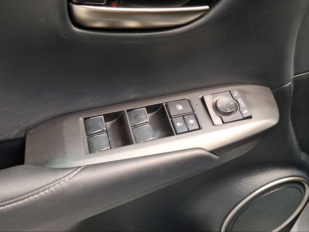 Lexus NX 2.5 300h Business Navigation 2WD  - Foto 14