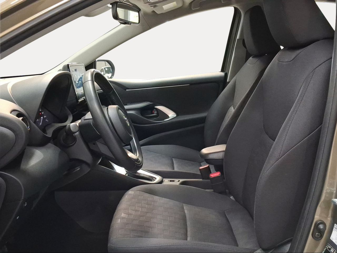 Toyota Yaris 1.5 120H Active Plus  - Foto 13