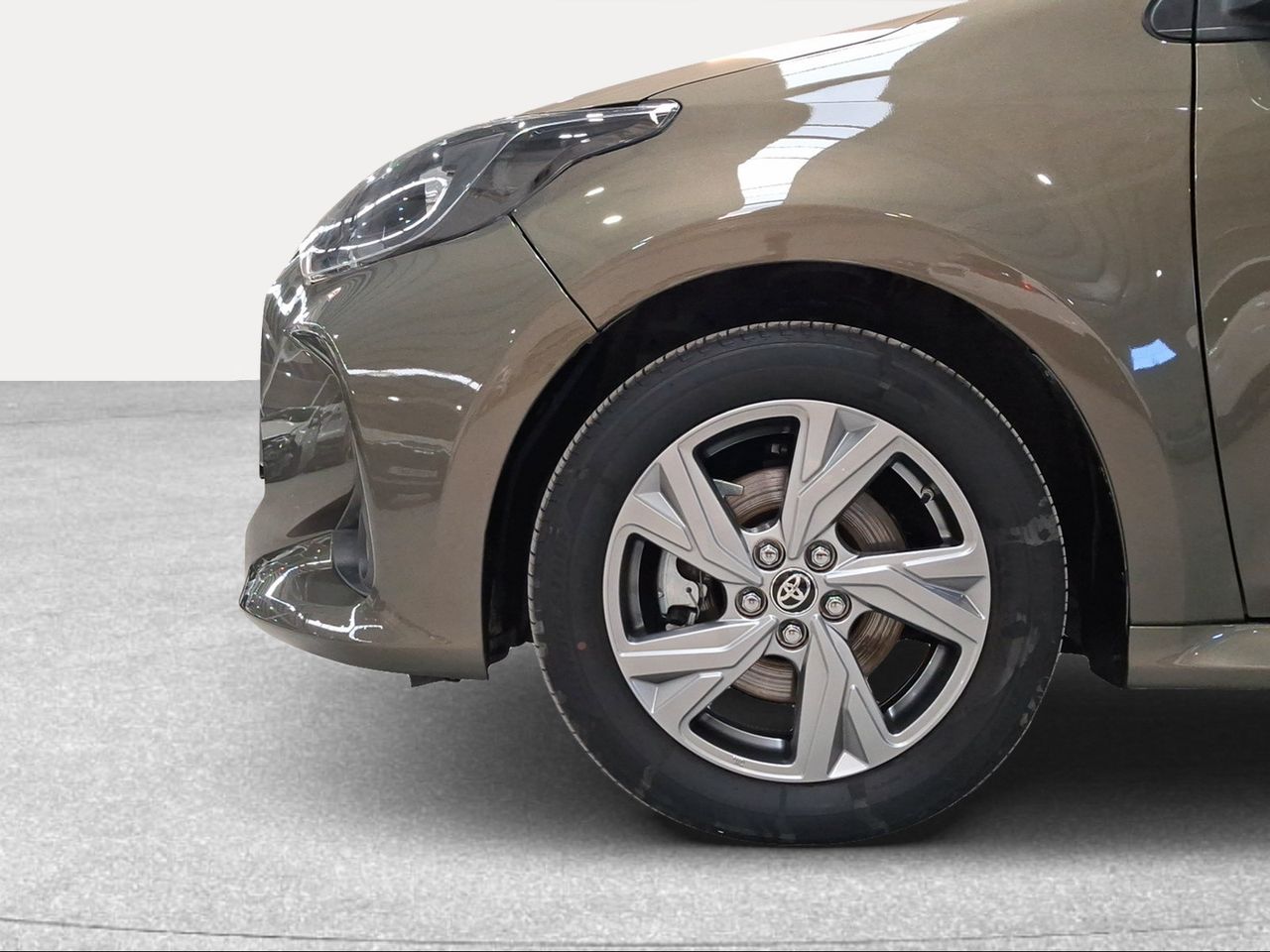 Toyota Yaris 1.5 120H Active Plus  - Foto 17