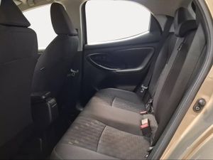 Toyota Yaris 1.5 120H Active Plus  - Foto 12