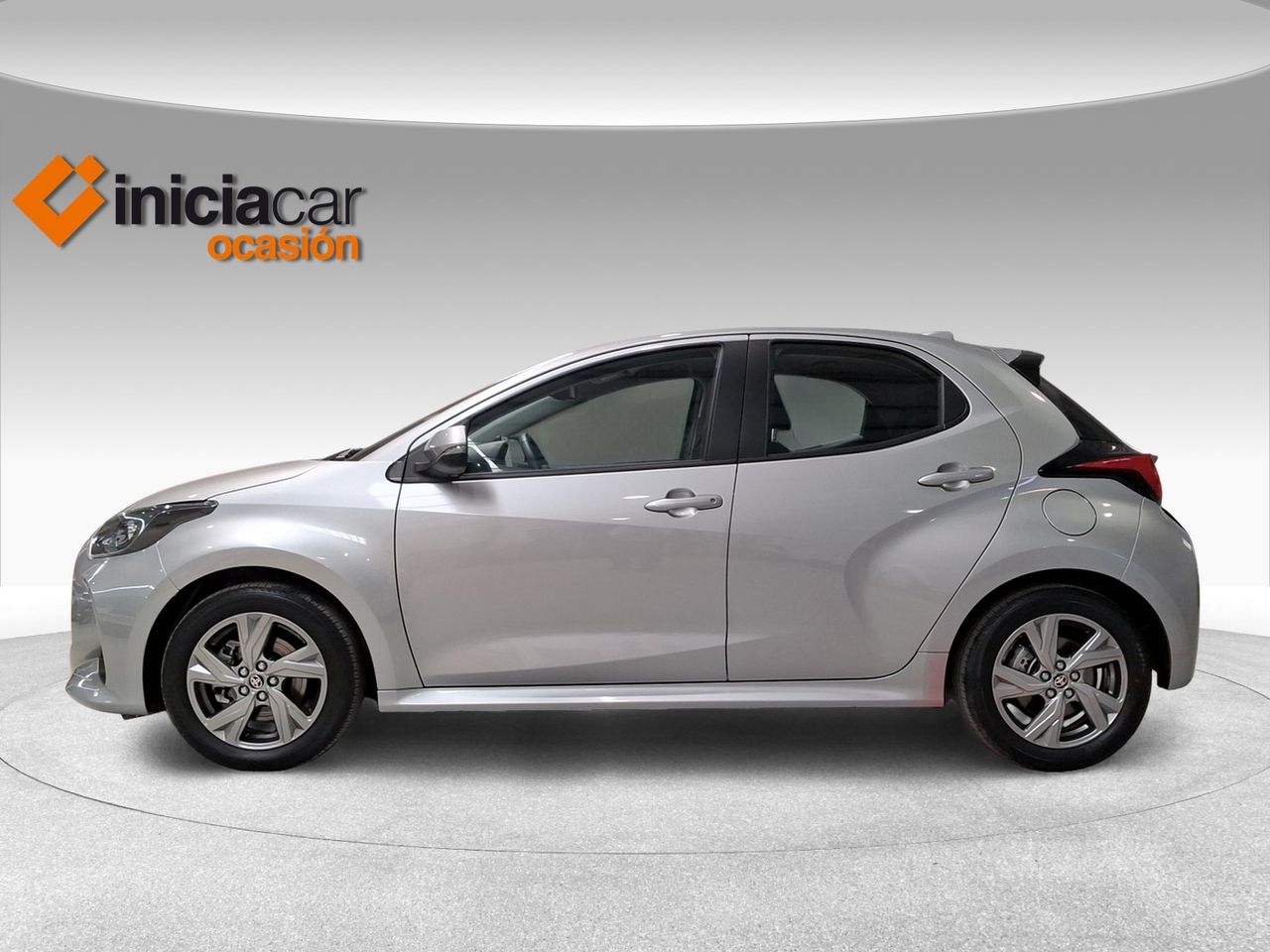 Toyota Yaris 1.5 120H Active Plus  - Foto 4