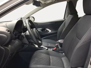 Toyota Yaris 1.5 120H Active Plus  - Foto 13