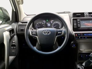 Toyota Land Cruiser 2.8 D-4D GX  - Foto 10