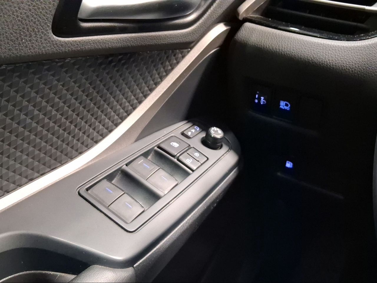 Toyota C-HR 1.8 125H Active  - Foto 23