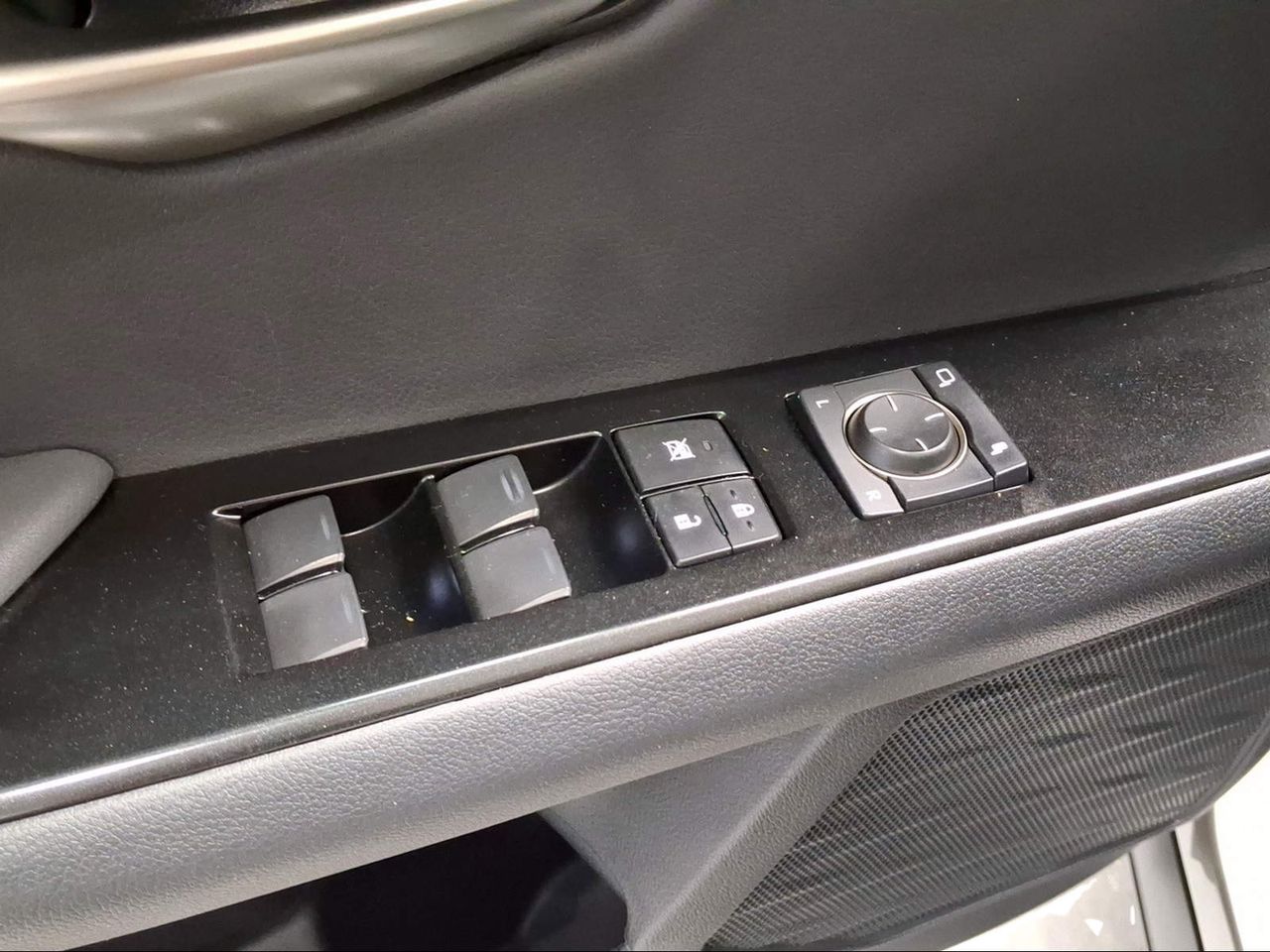 Lexus UX 2.0 250h Business  - Foto 17