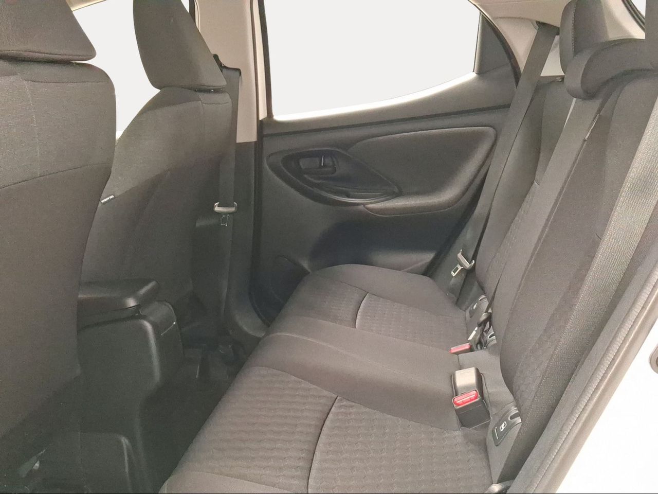 Toyota Yaris 1.5 120H Active Tech  - Foto 12