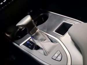 Lexus UX 2.0 250h Premium  - Foto 15