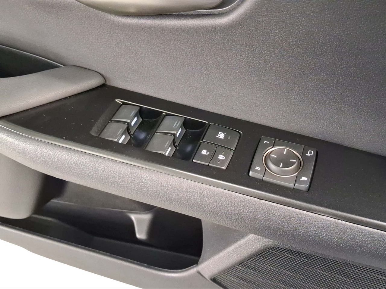 Lexus UX 2.0 250h Premium  - Foto 17