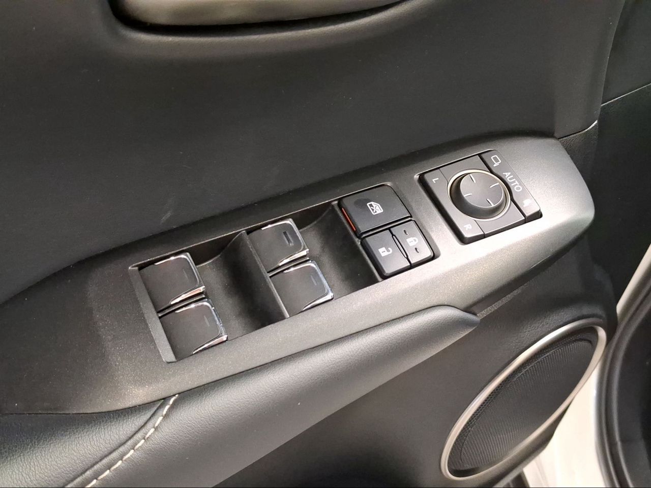 Lexus NX 2.5 300h Business Navigation 2WD  - Foto 17