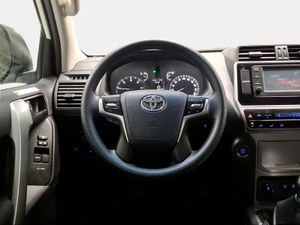 Toyota Land Cruiser 2.8 D-4D GX  - Foto 10