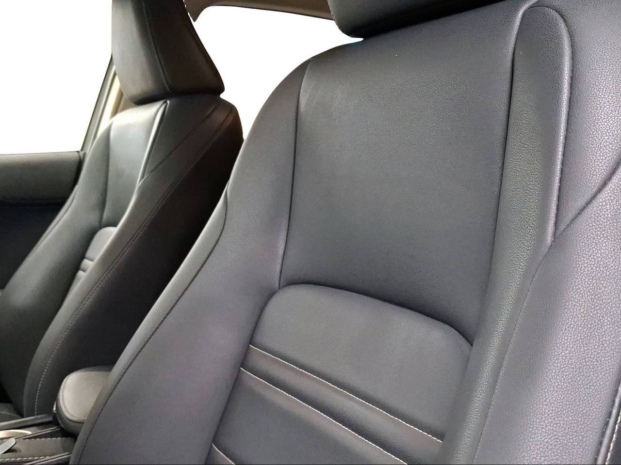 Lexus NX 2.5 300h Premium 2WD  - Foto 14