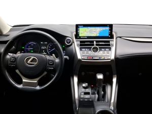 Lexus NX 2.5 300h Executive Kick Power+Navig  - Foto 9