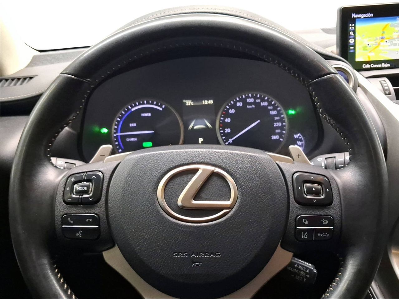 Lexus NX 2.5 300h Executive Kick Power+Navig  - Foto 14