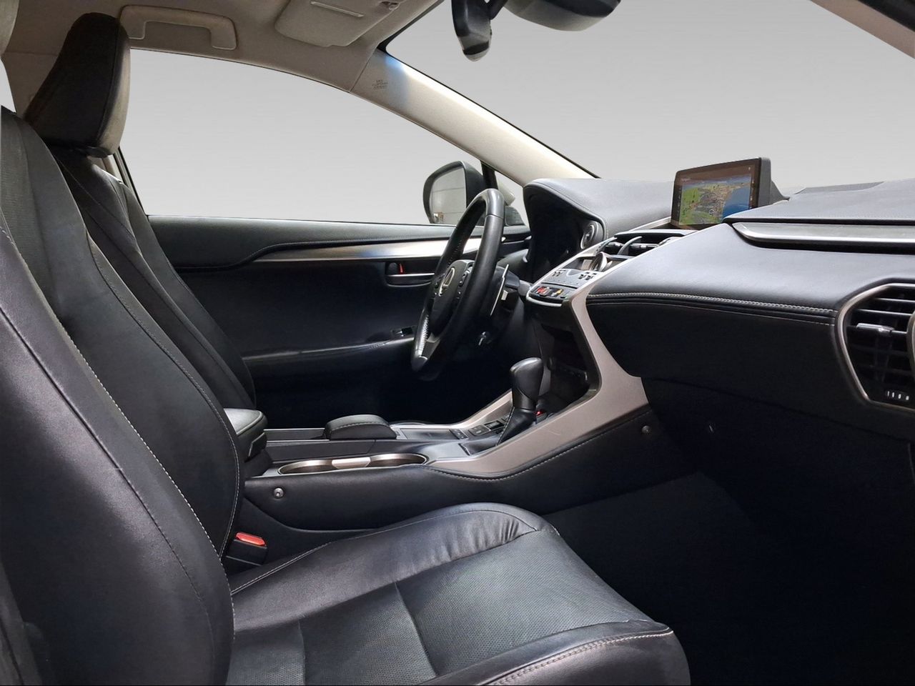 Lexus NX 2.5 300h Executive Kick Power+Navig  - Foto 7