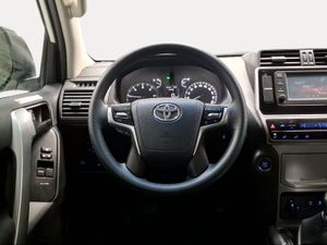 Toyota Land Cruiser 2.8 D-4D GX  - Foto 10