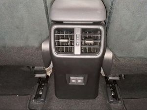 Lexus UX 2.0 250h Business  - Foto 18