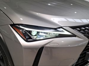 Lexus UX 2.0 250h Business  - Foto 19