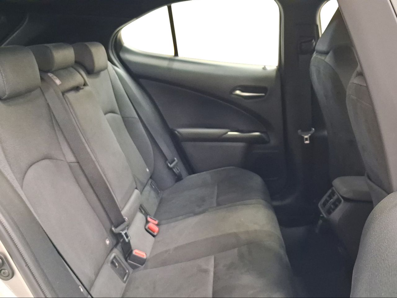 Lexus UX 2.0 250h Business  - Foto 8