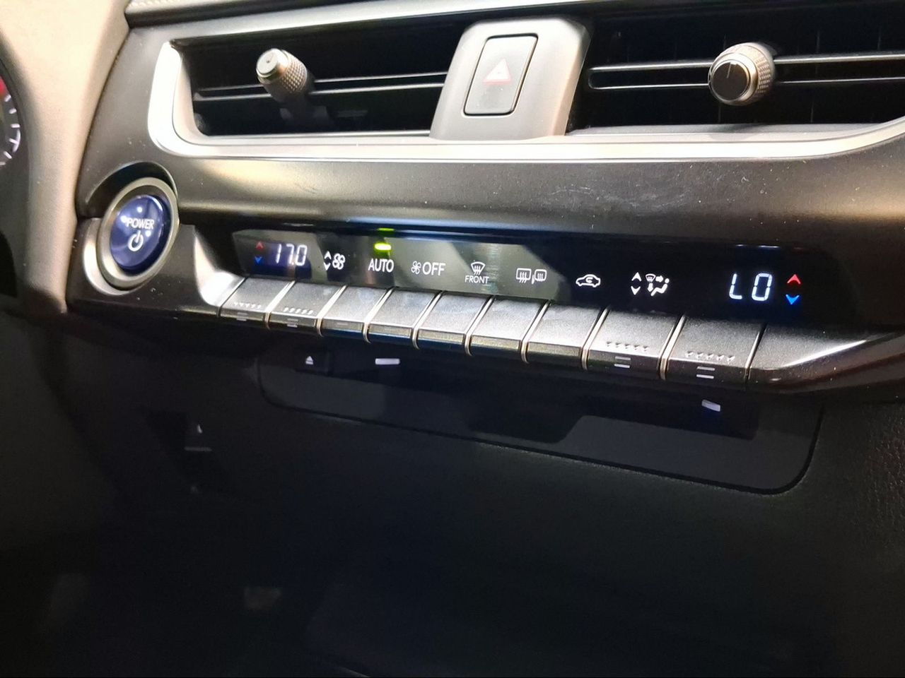 Lexus UX 2.0 250h Premium  - Foto 20