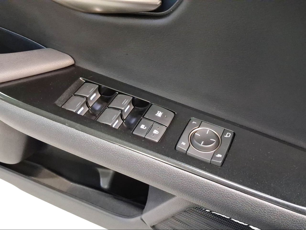 Lexus UX 2.0 250h Premium  - Foto 17