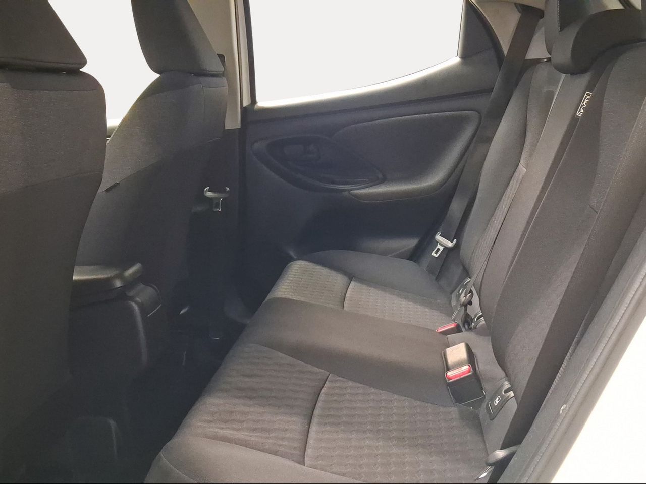 Toyota Yaris 1.5 120H Active Tech  - Foto 12