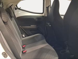 Toyota Aygo 1.0 70 x-play  - Foto 8