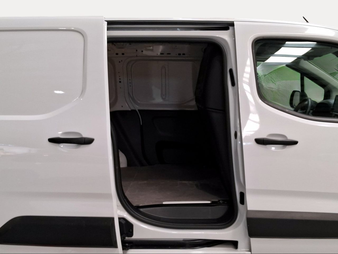 Toyota Proace City VAN GX PLUS L1 1.5D 100CV 6TM 1000KG  - Foto 9
