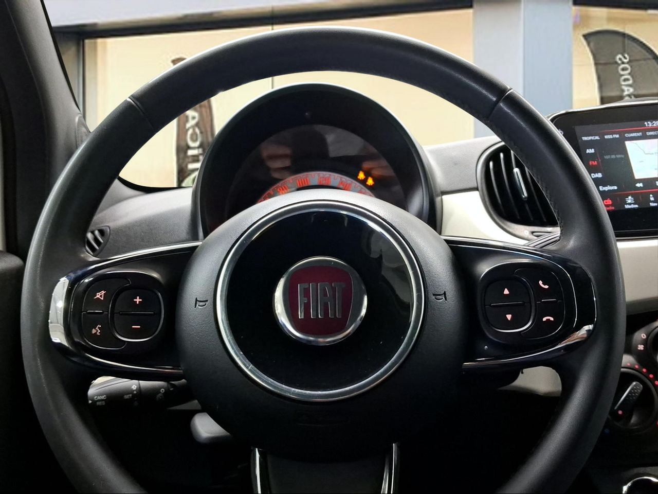 Fiat 500 Cult 1.0 Hybrid 51KW (70 CV)  - Foto 17