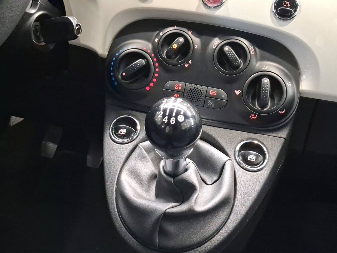 Fiat 500 Cult 1.0 Hybrid 51KW (70 CV)  - Foto 18