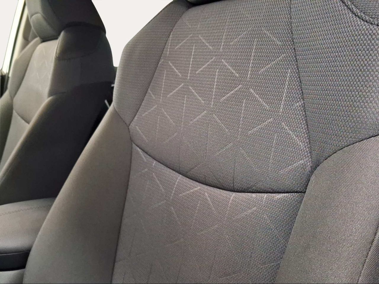 Toyota Rav4 220H e-CVT 4x4 Advance  - Foto 22