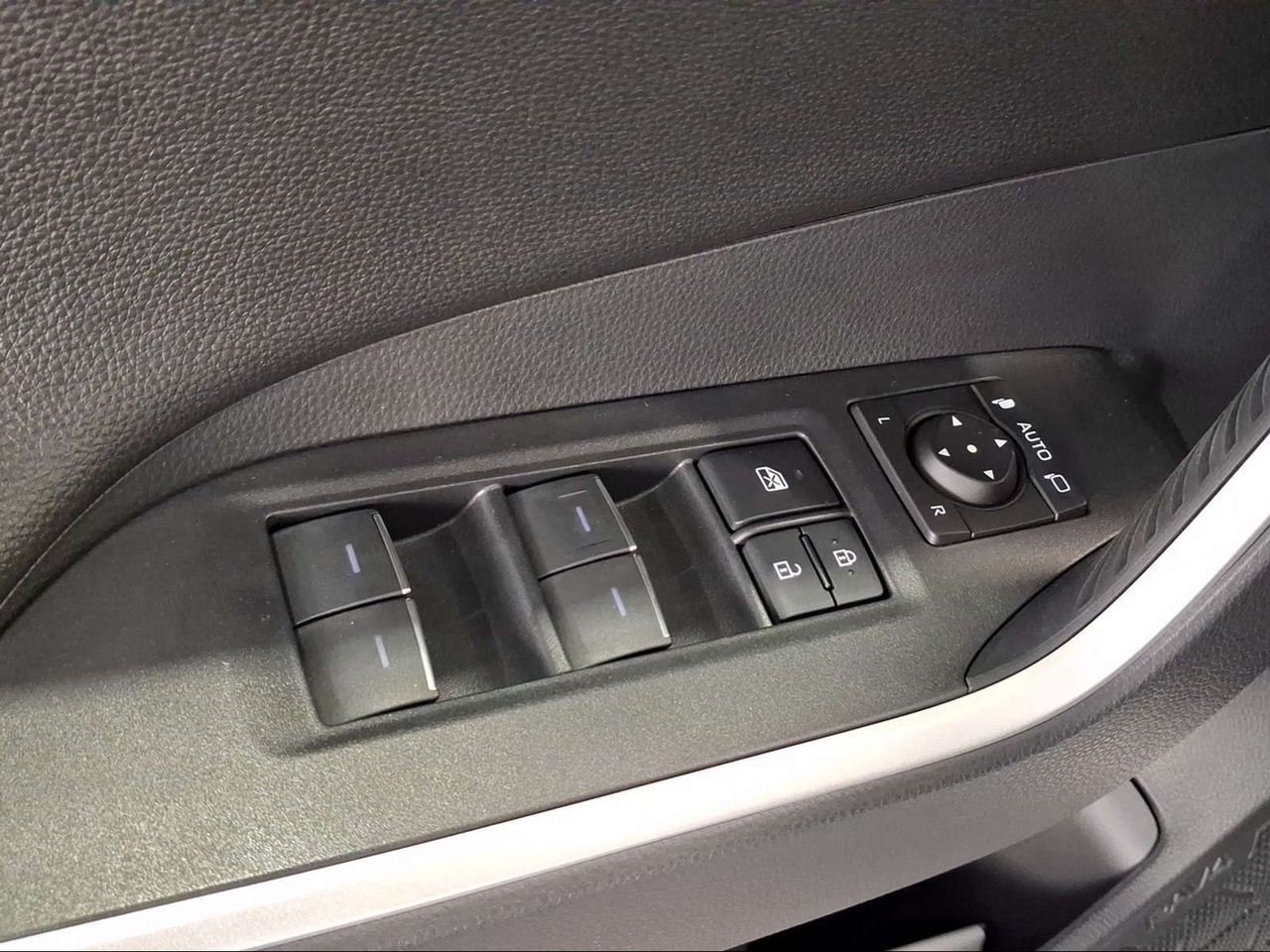 Toyota Rav4 220H e-CVT 4x4 Advance  - Foto 23