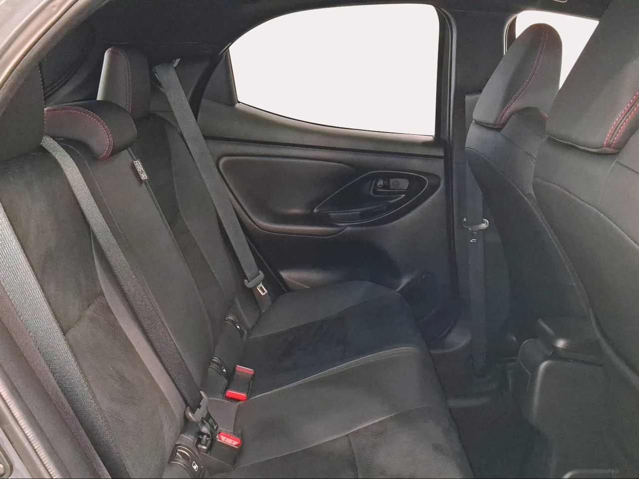Toyota Yaris 1.5 130H GR Sport  - Foto 8