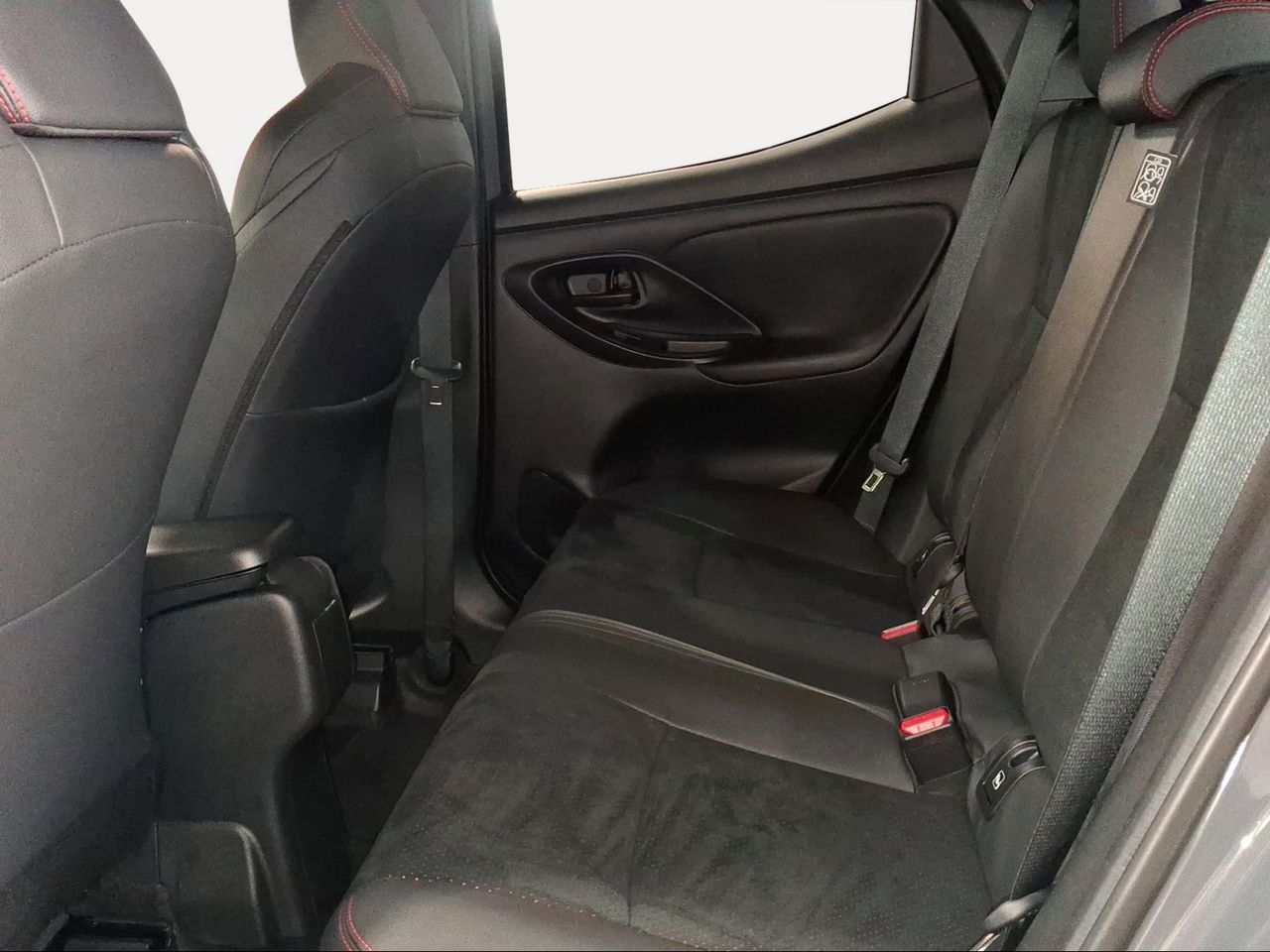 Toyota Yaris 1.5 130H GR Sport  - Foto 12