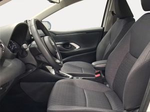 Toyota Yaris 1.5 120H Active Tech  - Foto 13