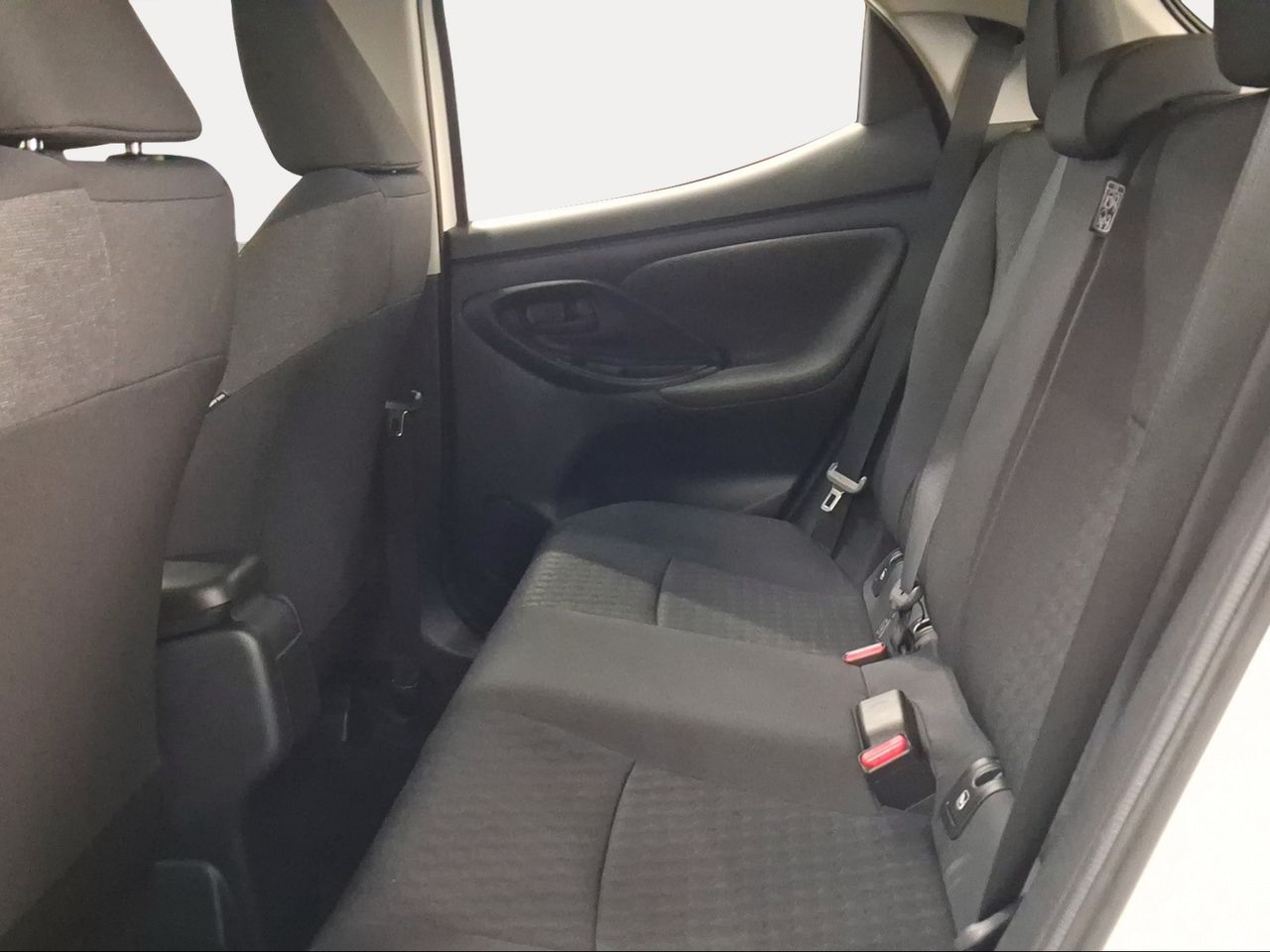 Toyota Yaris 1.5 120H Active Tech  - Foto 12