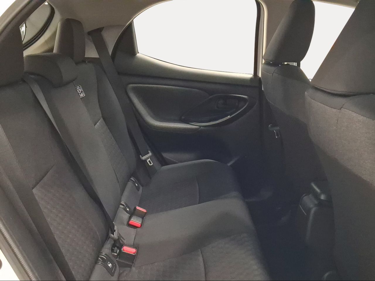 Toyota Yaris 1.5 120H Active Tech  - Foto 8