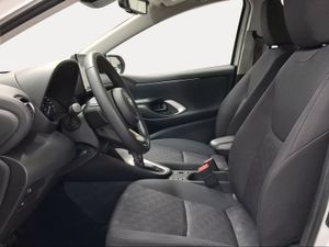 Toyota Yaris 1.5 120H Active Plus  - Foto 13