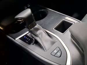 Lexus UX 2.0 250h Business  - Foto 15