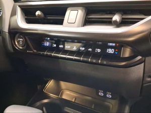 Lexus UX 2.0 250h Business  - Foto 18